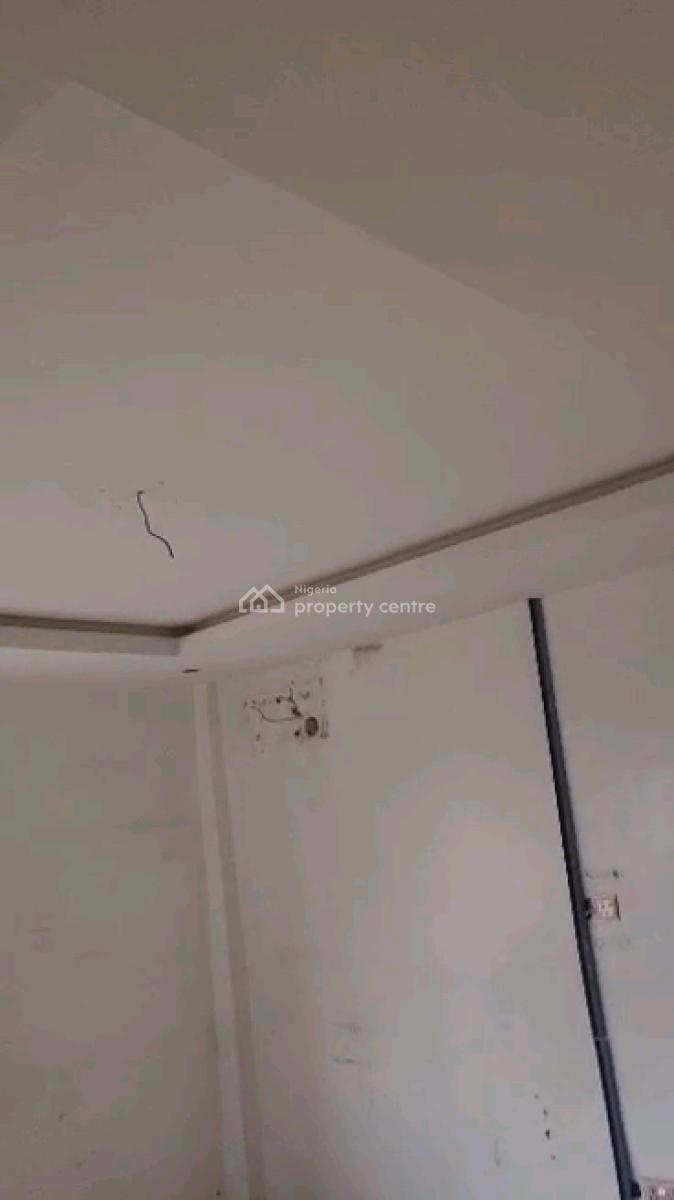 Decent 3 Bedrooms Up Flat All Rooms Ensuite N Guest Toilet All Tiled, Medina Estate, Medina, Gbagada, Lagos, Flat / Apartment for Rent