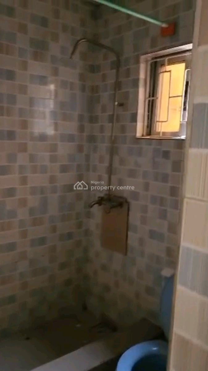 Decent 3 Bedrooms Up Flat All Rooms Ensuite N Guest Toilet All Tiled, Medina Estate, Medina, Gbagada, Lagos, Flat / Apartment for Rent