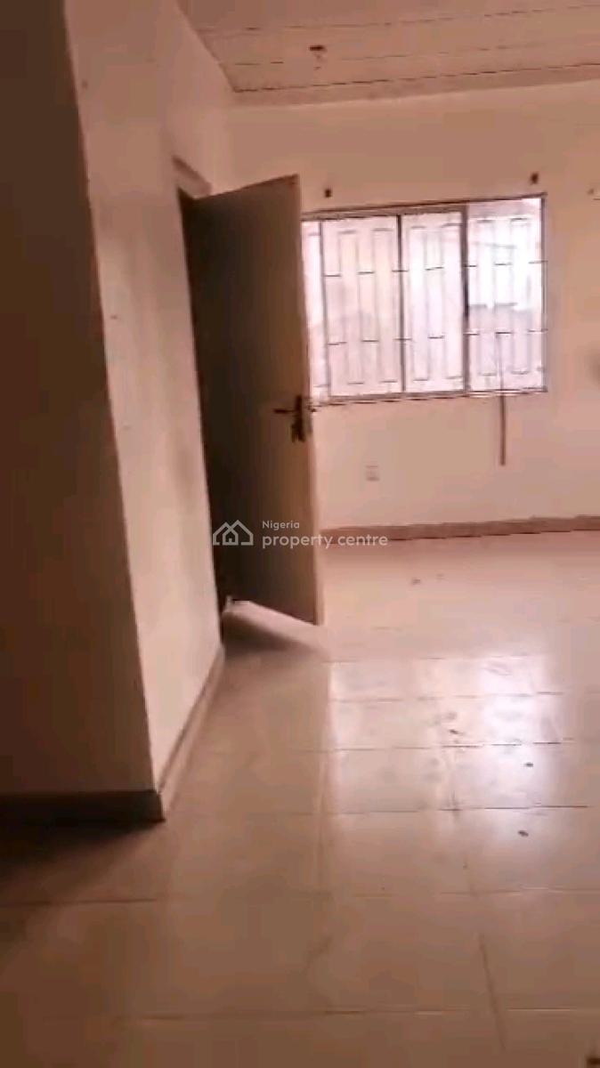 Decent 3 Bedrooms Up Flat All Rooms Ensuite N Guest Toilet All Tiled, Medina Estate, Medina, Gbagada, Lagos, Flat / Apartment for Rent