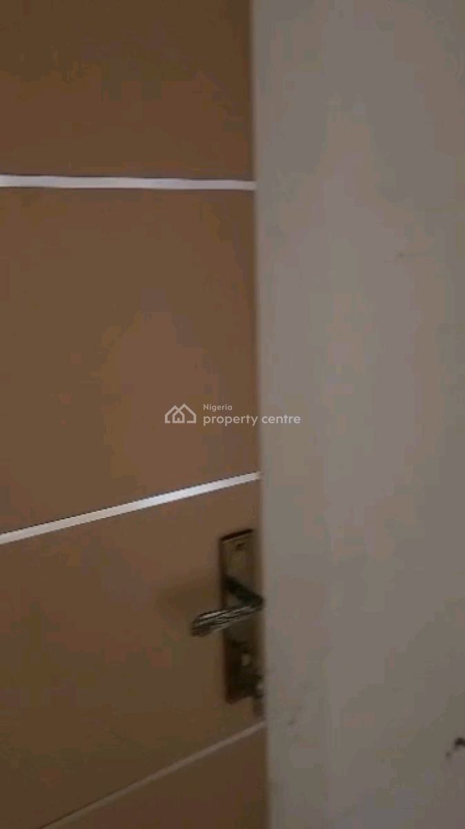 Decent 3 Bedrooms Up Flat All Rooms Ensuite N Guest Toilet All Tiled, Medina Estate, Medina, Gbagada, Lagos, Flat / Apartment for Rent