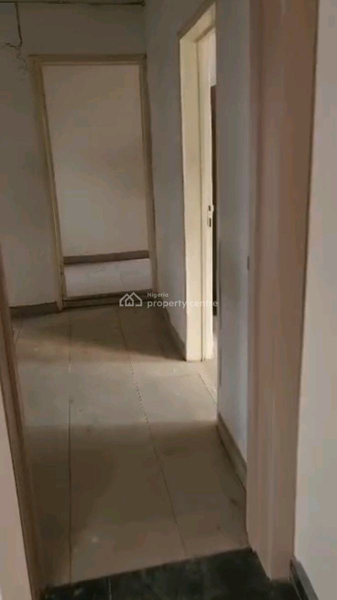 Decent 3 Bedrooms Up Flat All Rooms Ensuite N Guest Toilet All Tiled, Medina Estate, Medina, Gbagada, Lagos, Flat / Apartment for Rent