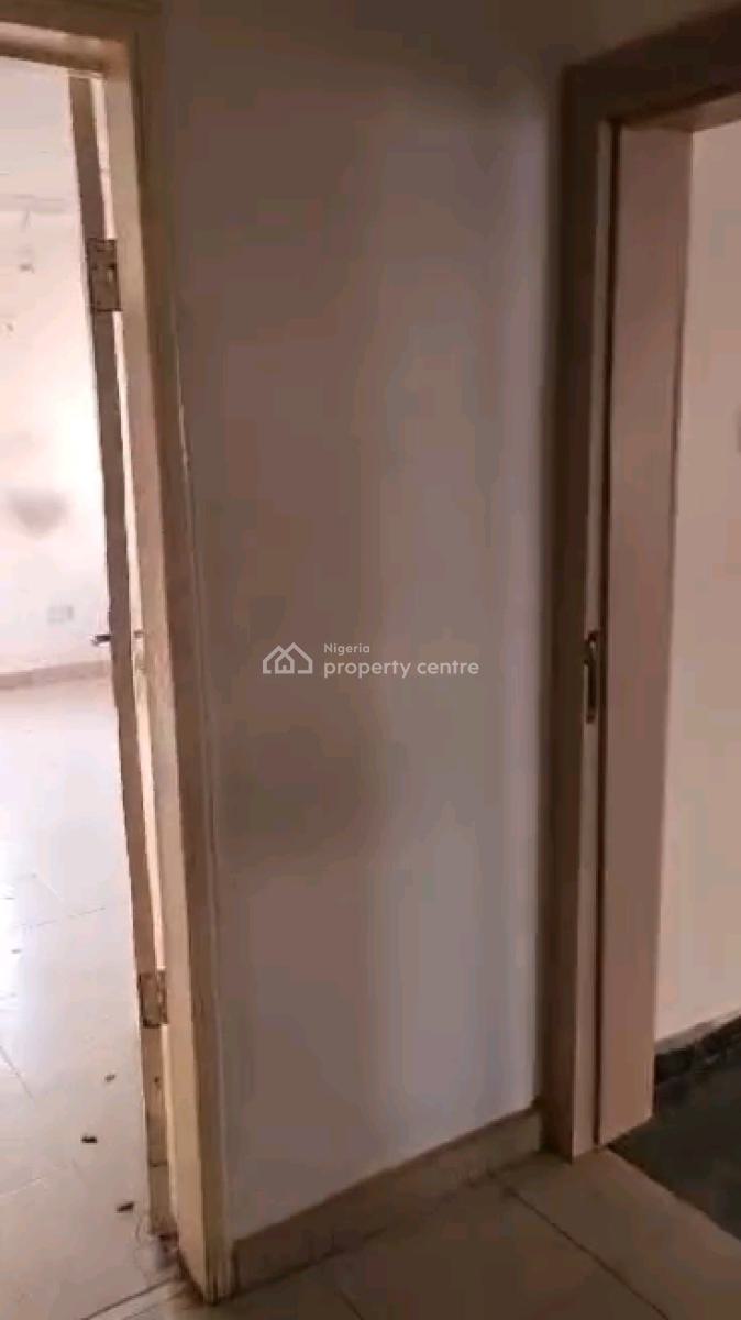 Decent 3 Bedrooms Up Flat All Rooms Ensuite N Guest Toilet All Tiled, Medina Estate, Medina, Gbagada, Lagos, Flat / Apartment for Rent