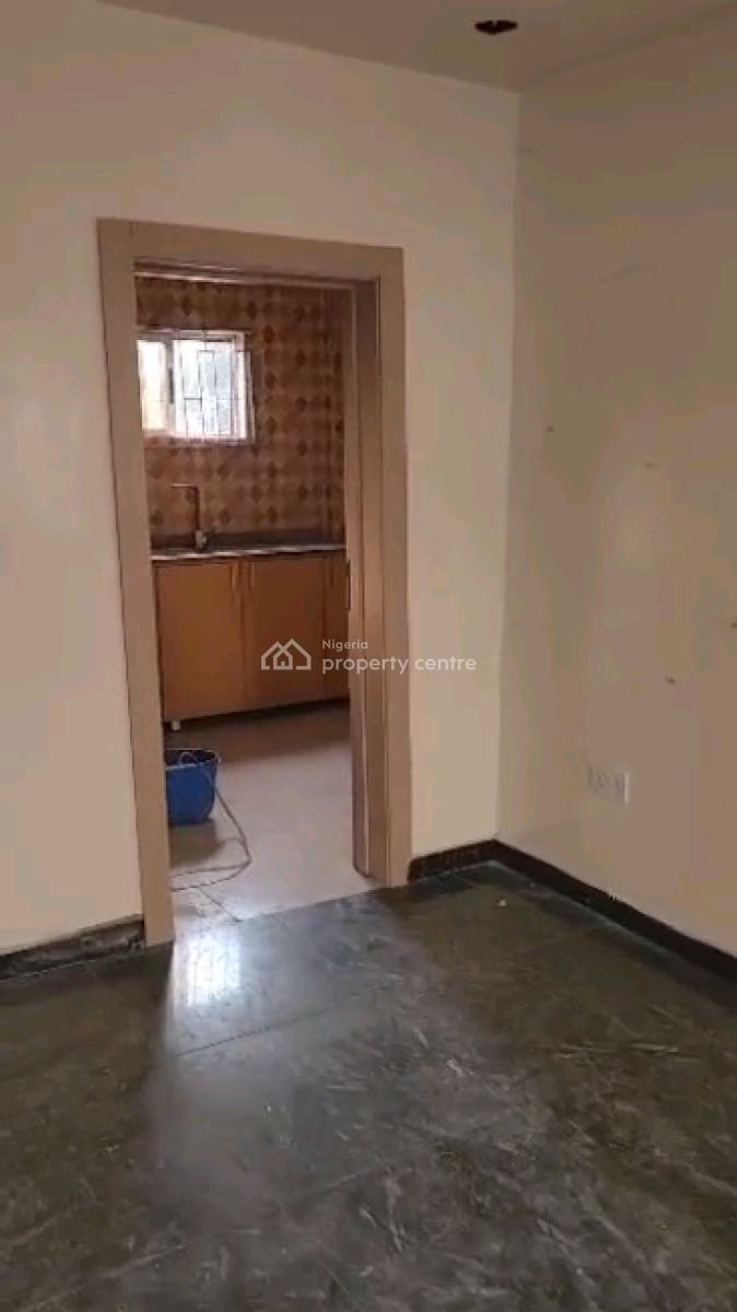 Decent 3 Bedrooms Up Flat All Rooms Ensuite N Guest Toilet All Tiled, Medina Estate, Medina, Gbagada, Lagos, Flat / Apartment for Rent