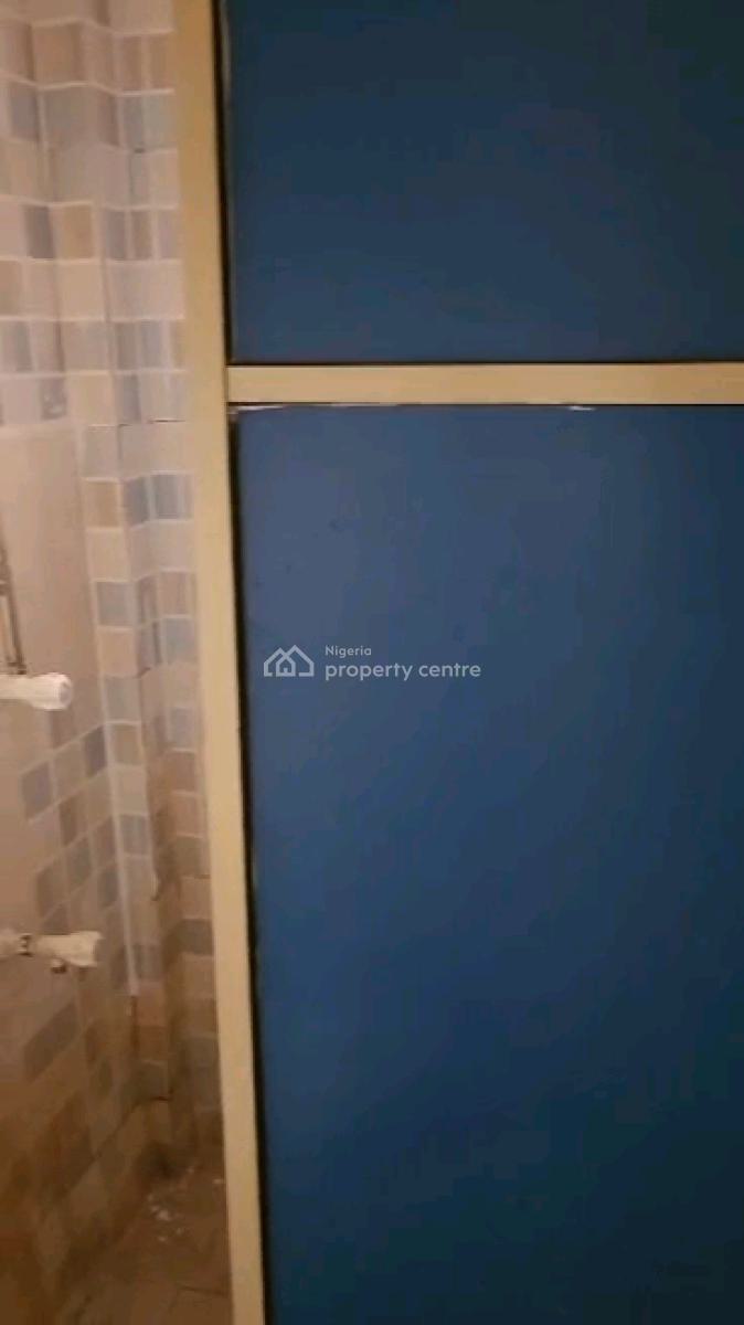 Decent 3 Bedrooms Up Flat All Rooms Ensuite N Guest Toilet All Tiled, Medina Estate, Medina, Gbagada, Lagos, Flat / Apartment for Rent