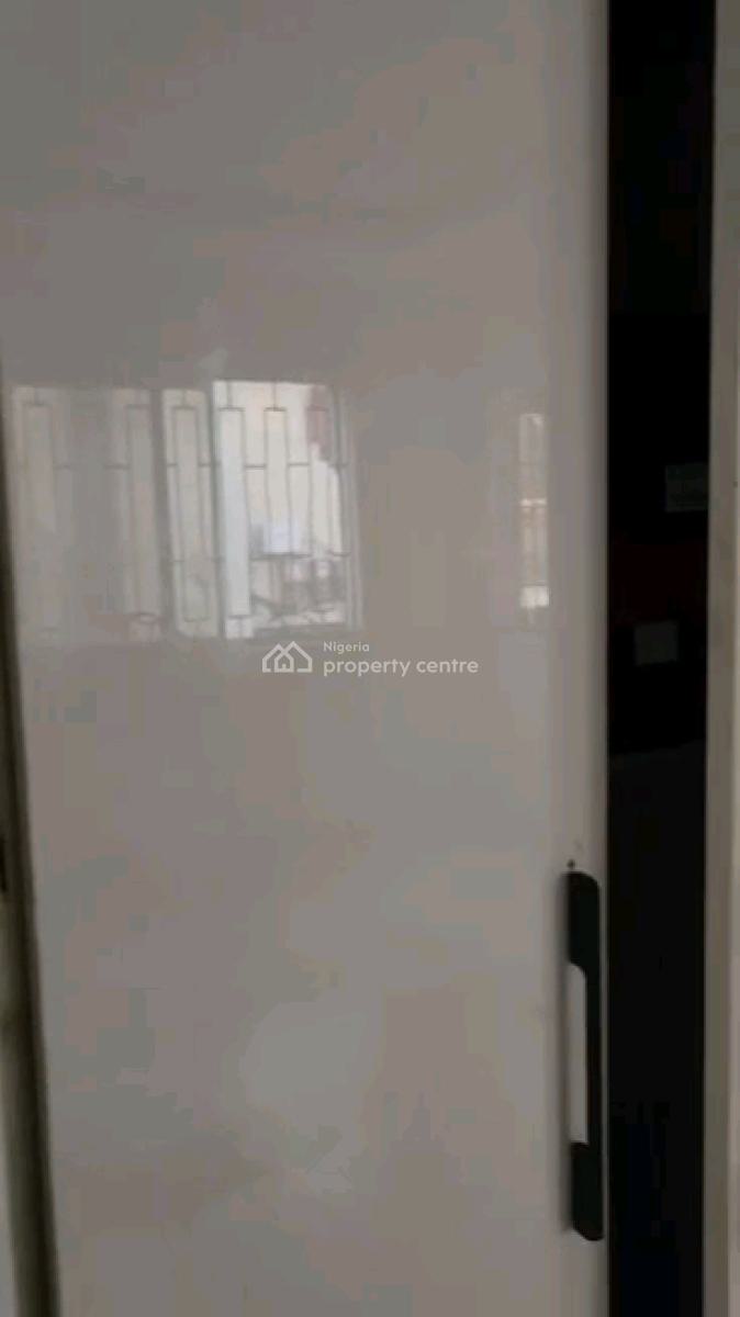 Decent 3 Bedrooms Up Flat All Rooms Ensuite N Guest Toilet All Tiled, Medina Estate, Medina, Gbagada, Lagos, Flat / Apartment for Rent