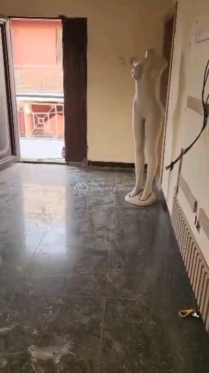 Decent 3 Bedrooms Up Flat All Rooms Ensuite N Guest Toilet All Tiled, Medina Estate, Medina, Gbagada, Lagos, Flat / Apartment for Rent