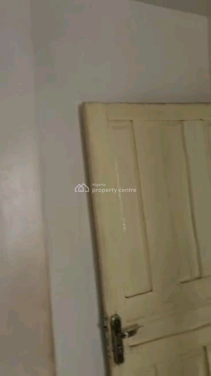 Decent 3 Bedrooms Up Flat All Rooms Ensuite N Guest Toilet All Tiled, Medina Estate, Medina, Gbagada, Lagos, Flat / Apartment for Rent