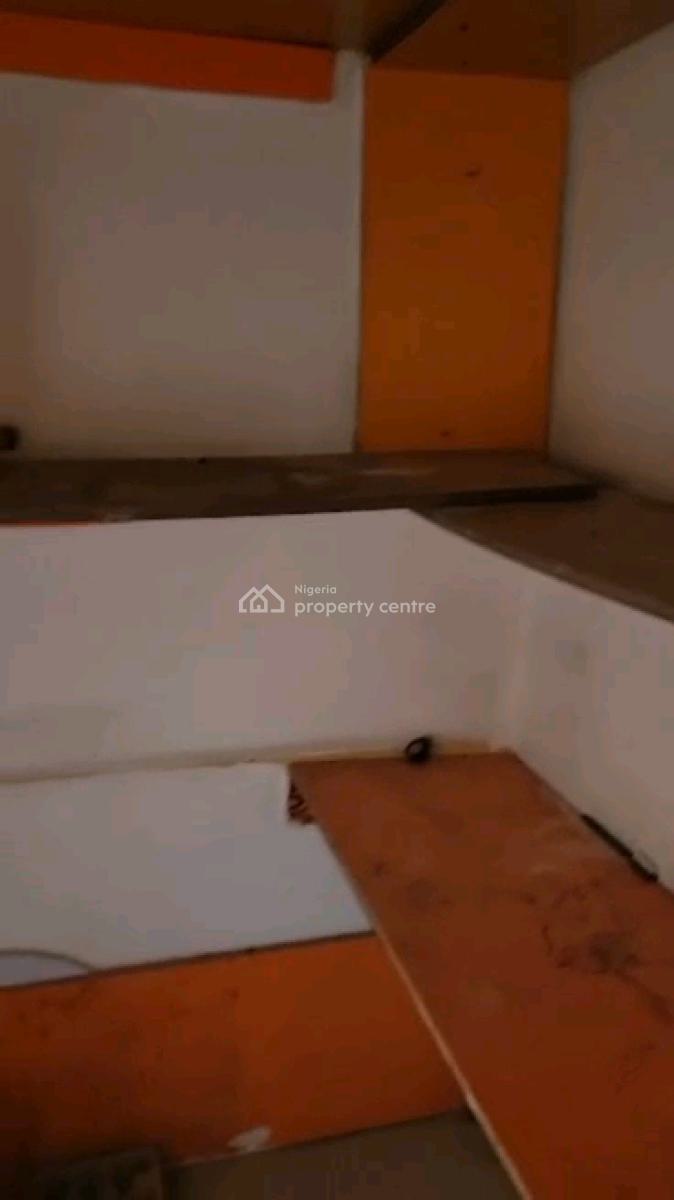 Decent 3 Bedrooms Up Flat All Rooms Ensuite N Guest Toilet All Tiled, Medina Estate, Medina, Gbagada, Lagos, Flat / Apartment for Rent