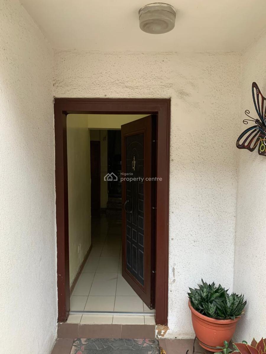 Serviced 4bedroom Terrace Duplex Secured Estate, Secured Estate, Osapa, Lekki, Lagos, Terraced Duplex for Rent