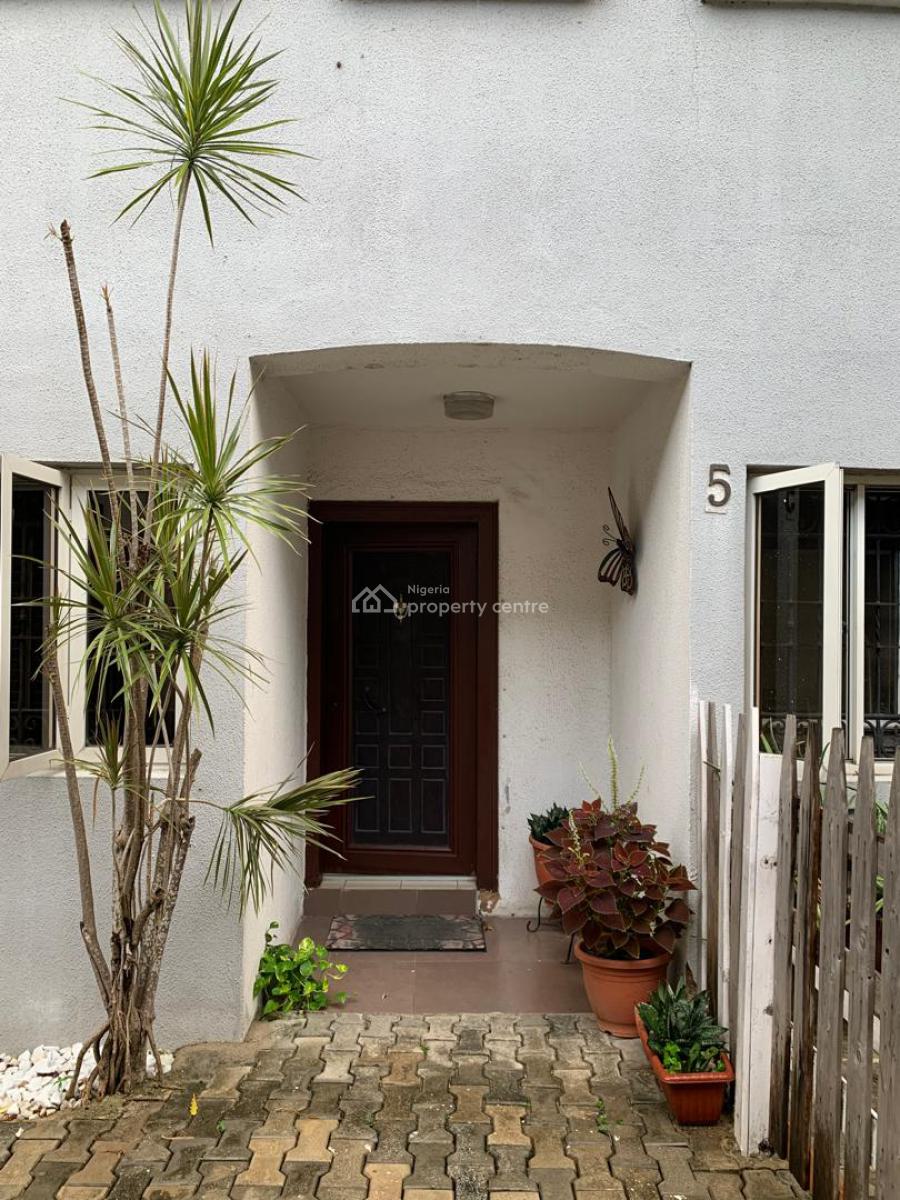 Serviced 4bedroom Terrace Duplex Secured Estate, Secured Estate, Osapa, Lekki, Lagos, Terraced Duplex for Rent