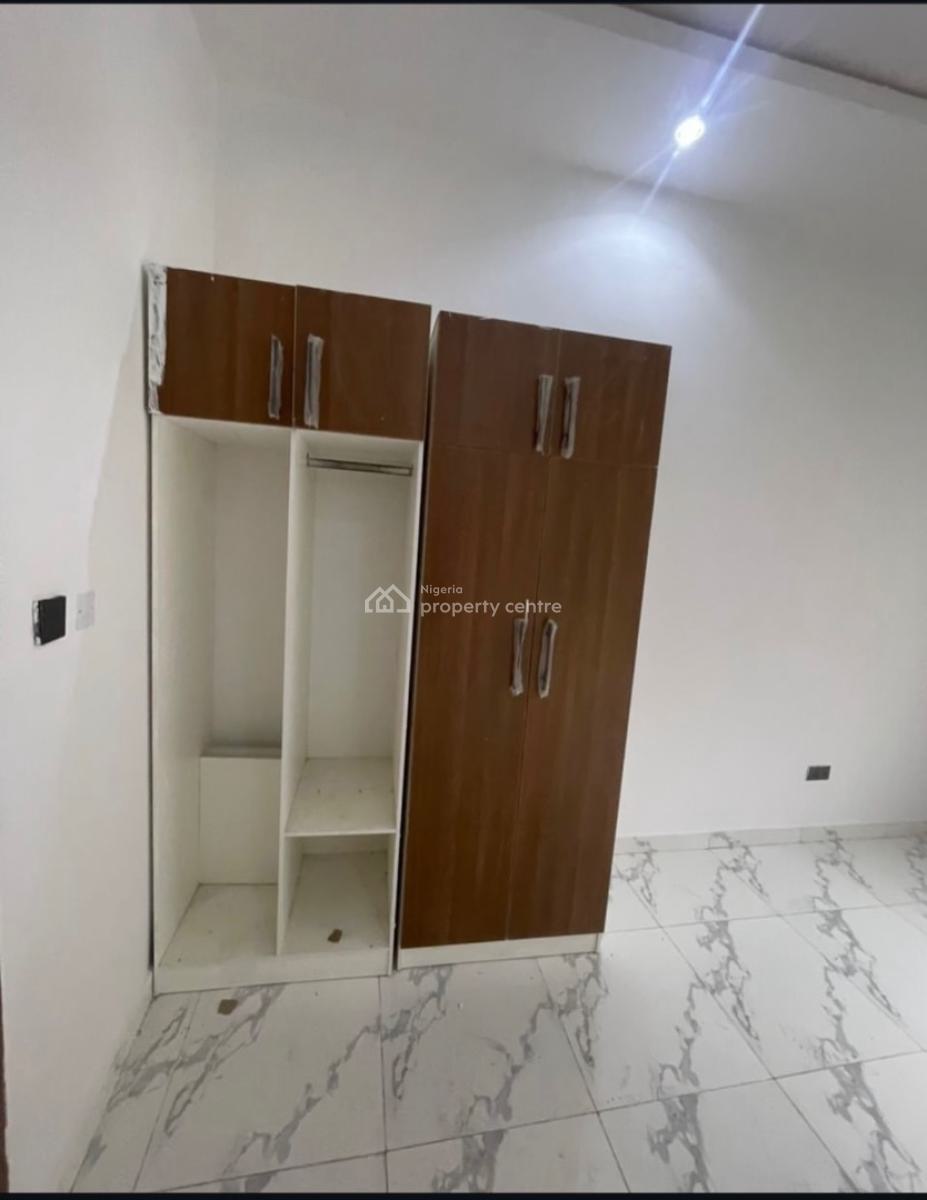 Nicely Built 2 Bedroom Apartment with a Pool, Ikate Lekki Lagos, Lekki, Lagos, Flat / Apartment for Sale