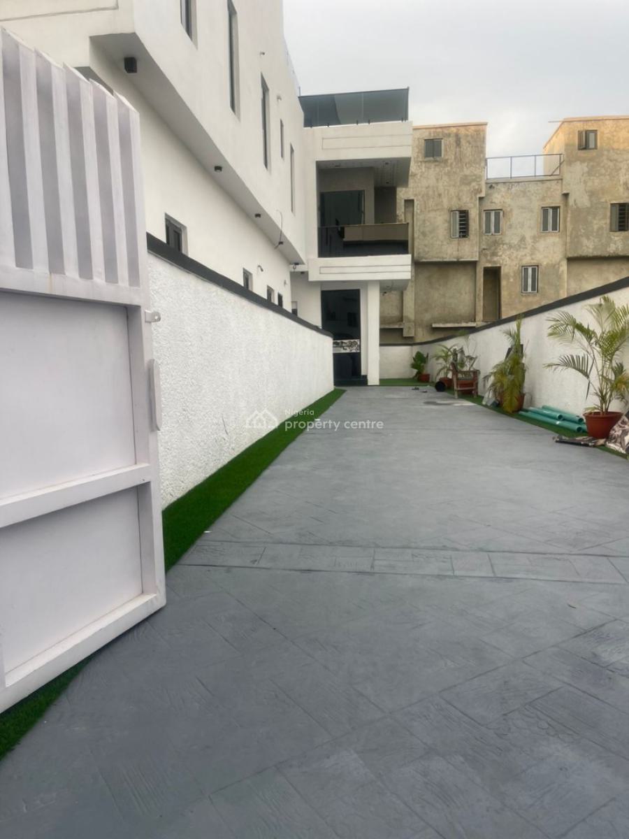 Spacious Massive Lurxry 5bedroom Fully Detached, Secure Estate Ologo Lekki Lagos, Ologolo, Lekki, Lagos, Flat / Apartment for Rent