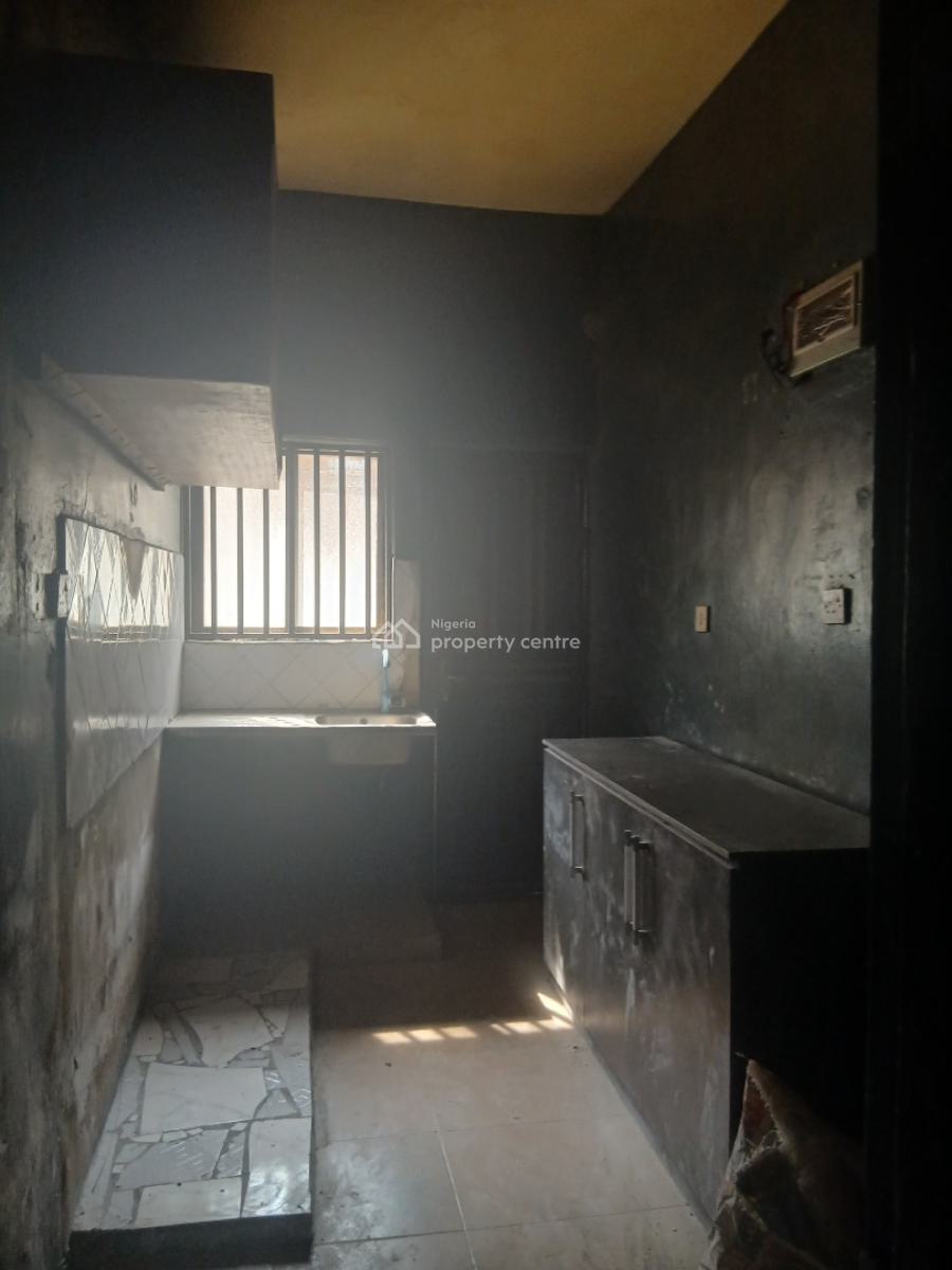 Lovely Executive 3bedroom, Shomolu, Lagos, Flat / Apartment for Rent
