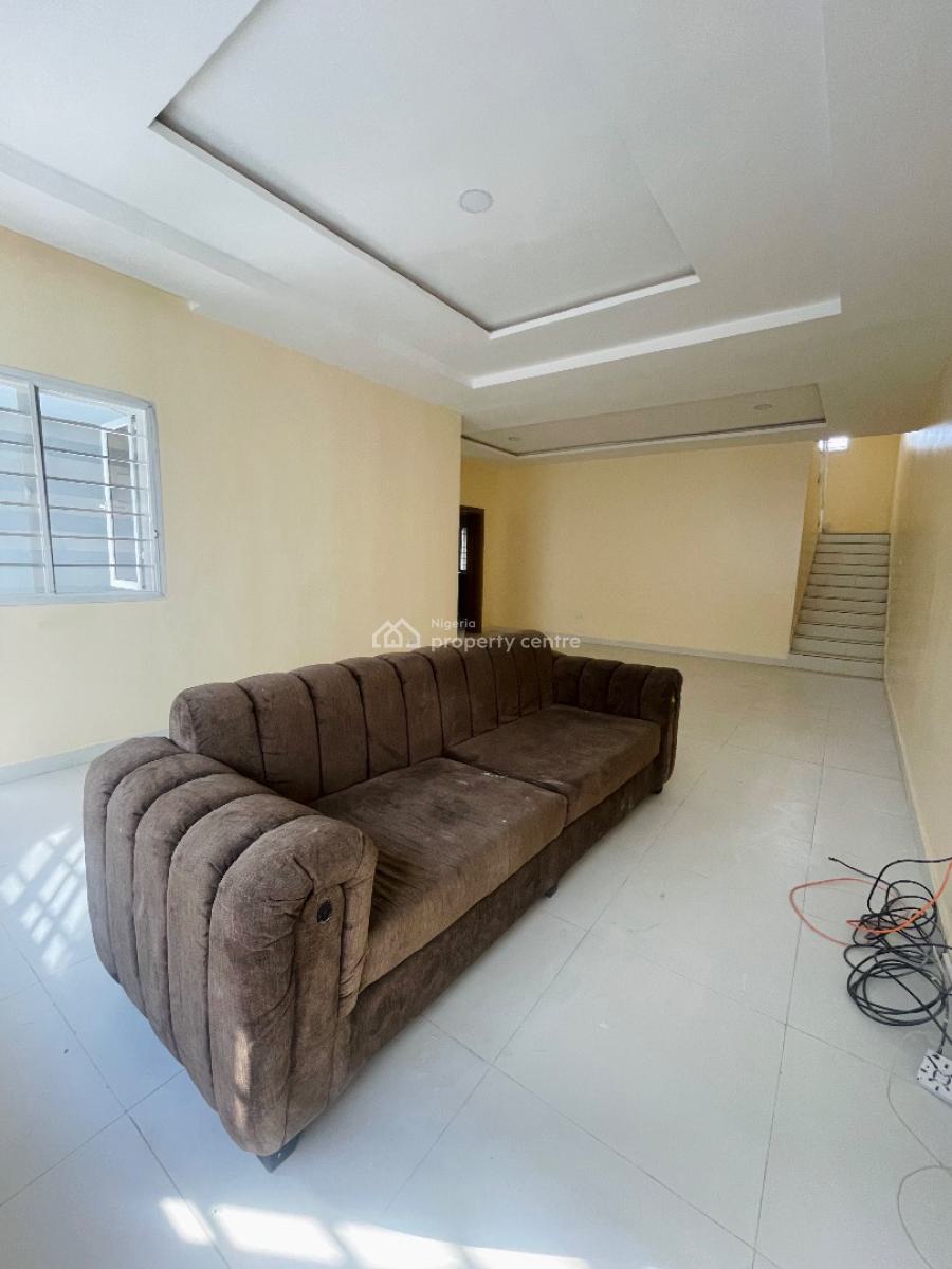 Well Spacious 3 Bedroom Duplex with Pool and Gym, Orchid Road, Lekki, Lagos, Terraced Duplex for Rent