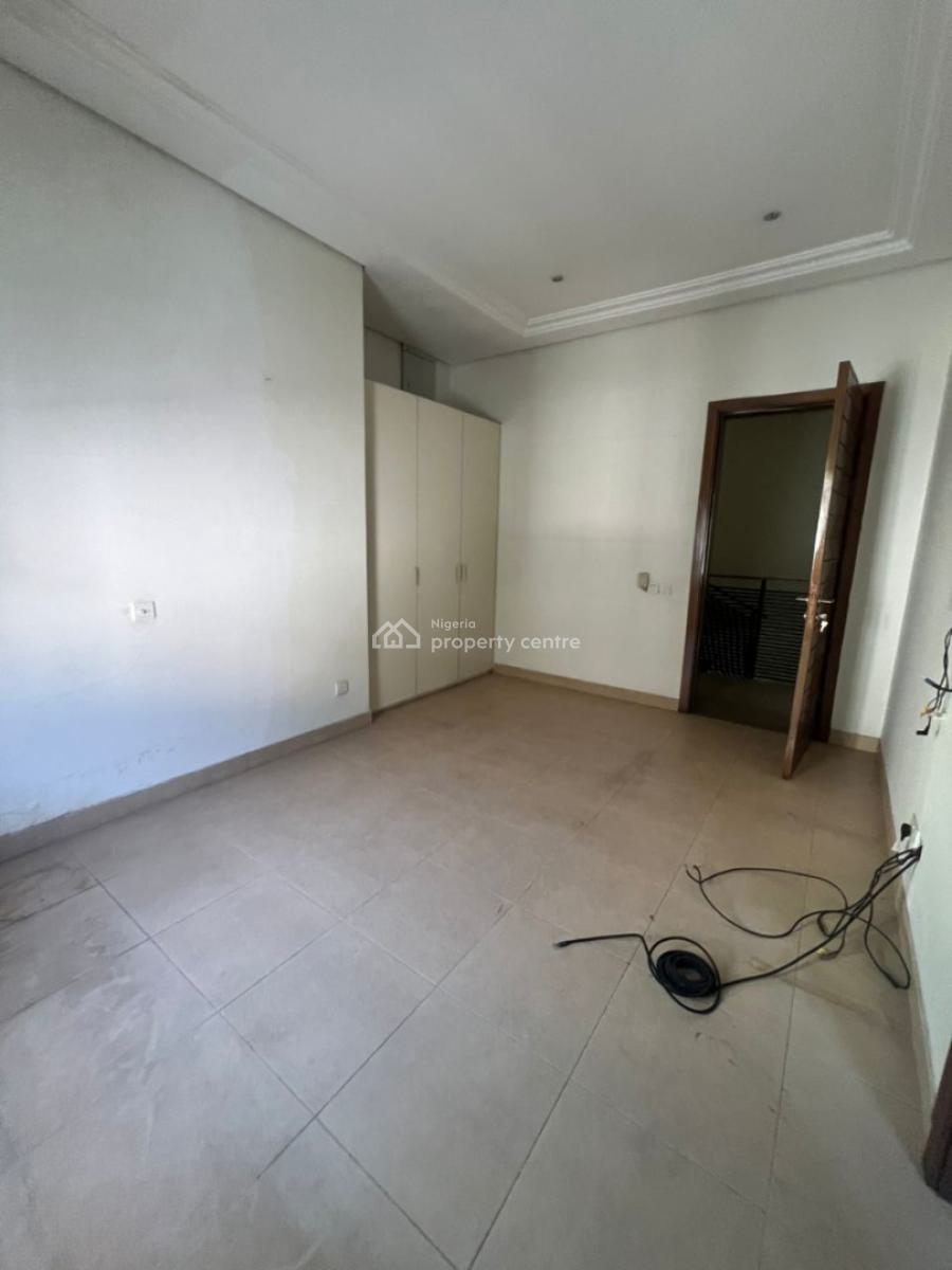 Well Maintained Spacious 4 Bedroom Semi Detached House with Bq, Off Admiralty Way, Lekki Phase 1, Lekki, Lagos, Semi-detached Duplex for Rent