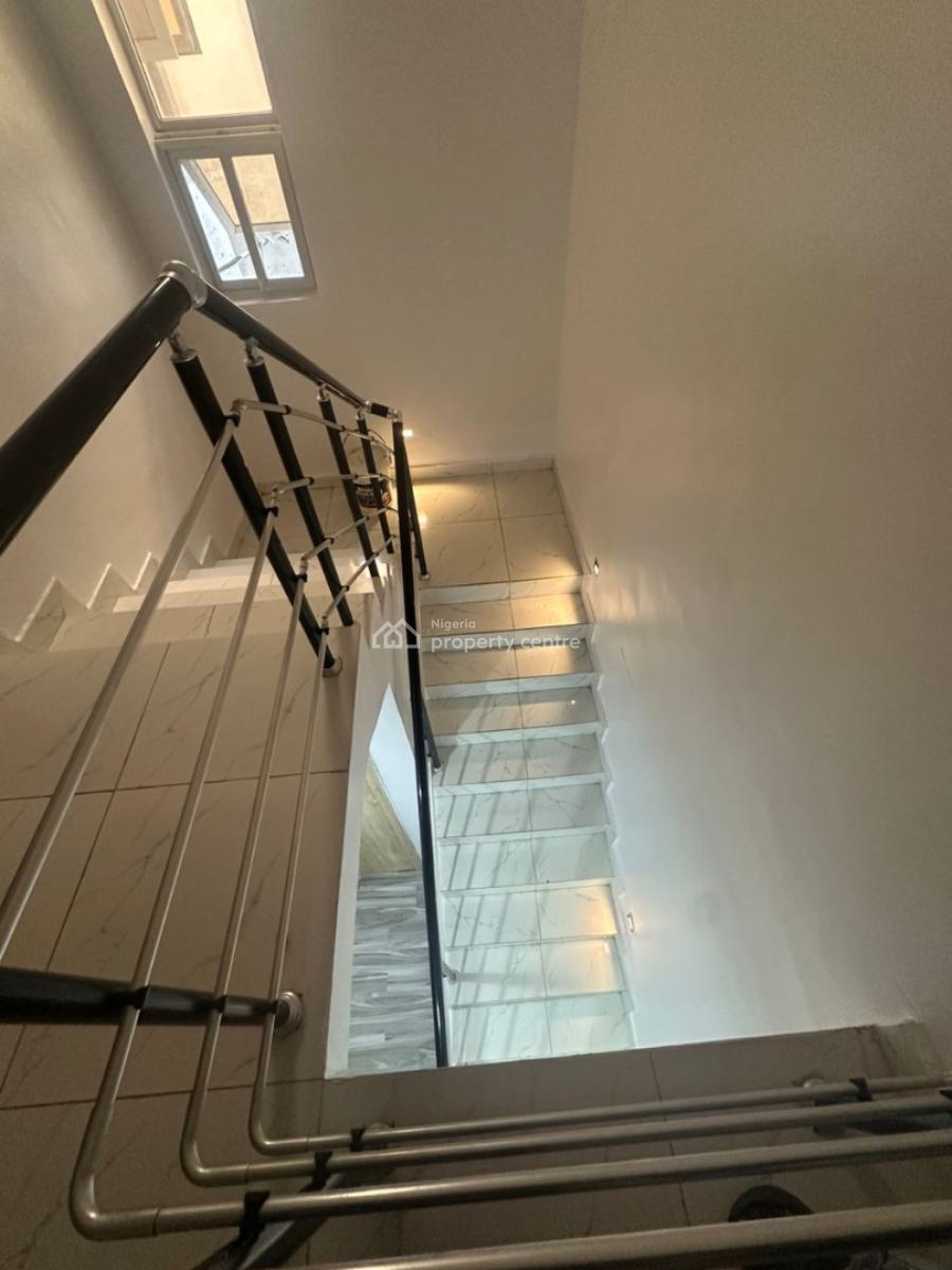 Luxury and Fully Serviced Studio Apartment Upstairs with Kitchen, Ivy Gardens , Orchid Road Lekki, Lekki Expressway, Lekki, Lagos, Self Contain (single Rooms) for Rent