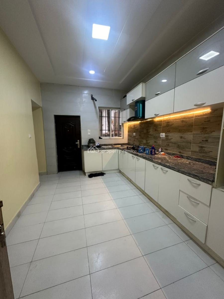 Luxury and Fully Serviced Studio Apartment Upstairs with Kitchen, Ivy Gardens , Orchid Road Lekki, Lekki Expressway, Lekki, Lagos, Self Contain (single Rooms) for Rent