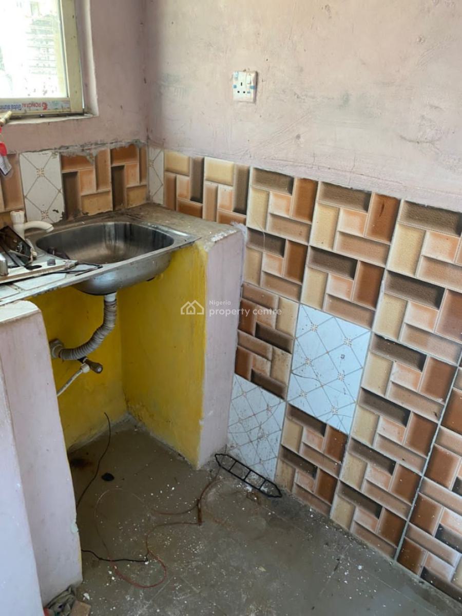 Executive Studio Room Selfcontain with Close Proximity to The Road, Ogunfayo Road By Phase 2, Oribanwa, Ibeju Lekki, Lagos, Self Contain (single Rooms) for Rent