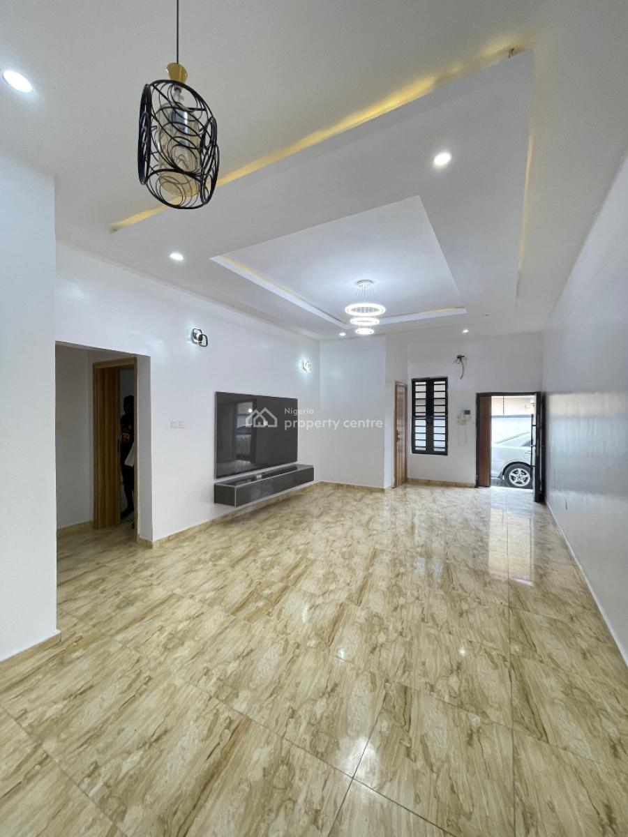 2 Bedroom Flat Apartment, Crest Villa Estate, Ologolo, Lekki, Lagos, Flat / Apartment for Rent