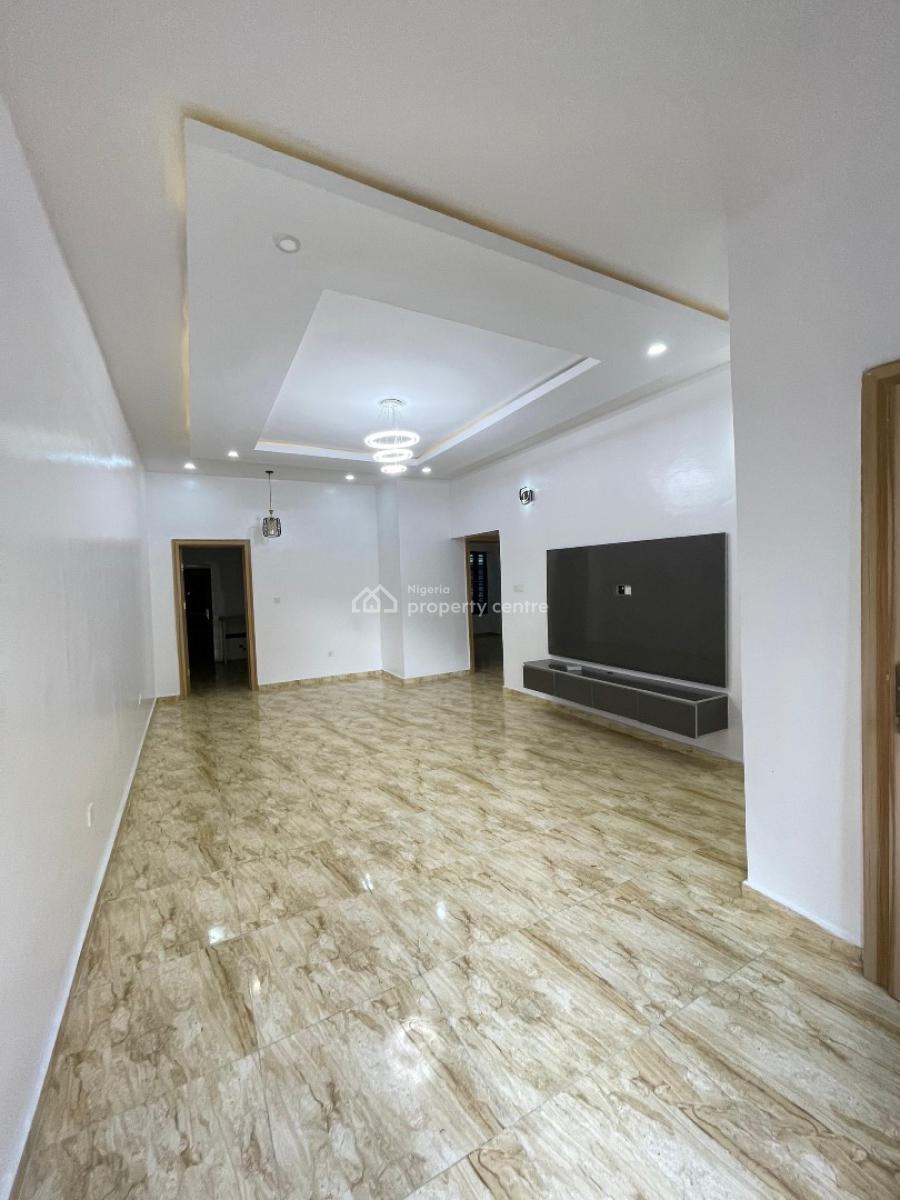 2 Bedroom Flat Apartment, Crest Villa Estate, Ologolo, Lekki, Lagos, Flat / Apartment for Rent