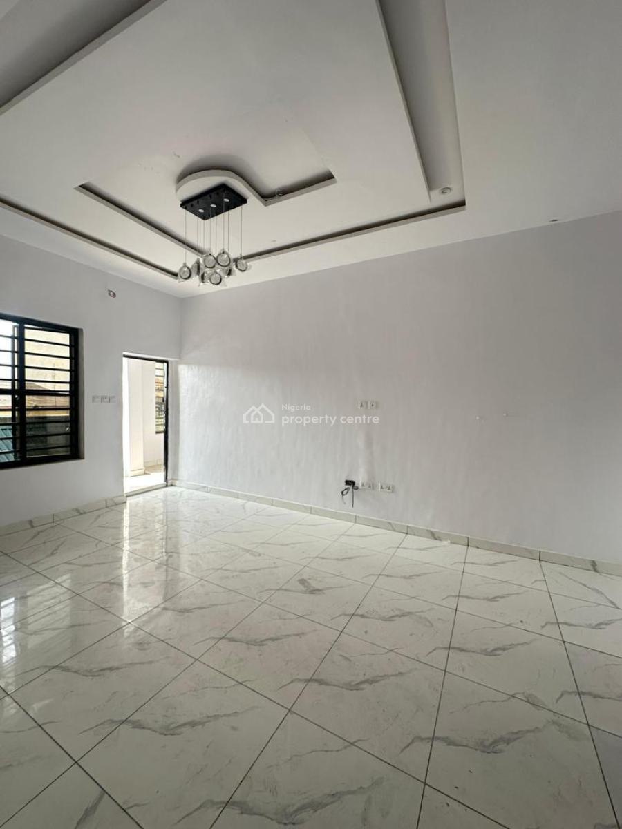 Lovely Built 3 Bedroom Apartment, Surulere, Surulere, Lagos, Block of Flats for Sale