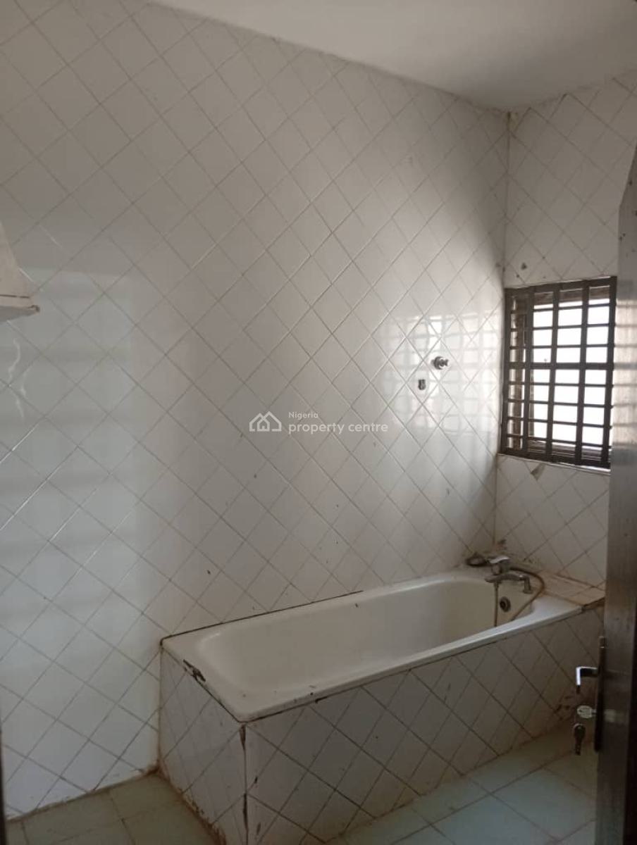 Massive 3bedroom Flat in a Serene Environment, Wuse 2, Wuse 2, Abuja, Flat / Apartment for Rent