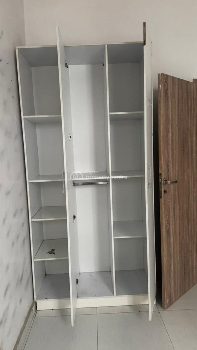 Spacious Master Bedroom Shared Apartment, Royal Pine Estate, Orchid Road, Lekki, Lagos, Self Contain (single Rooms) for Rent