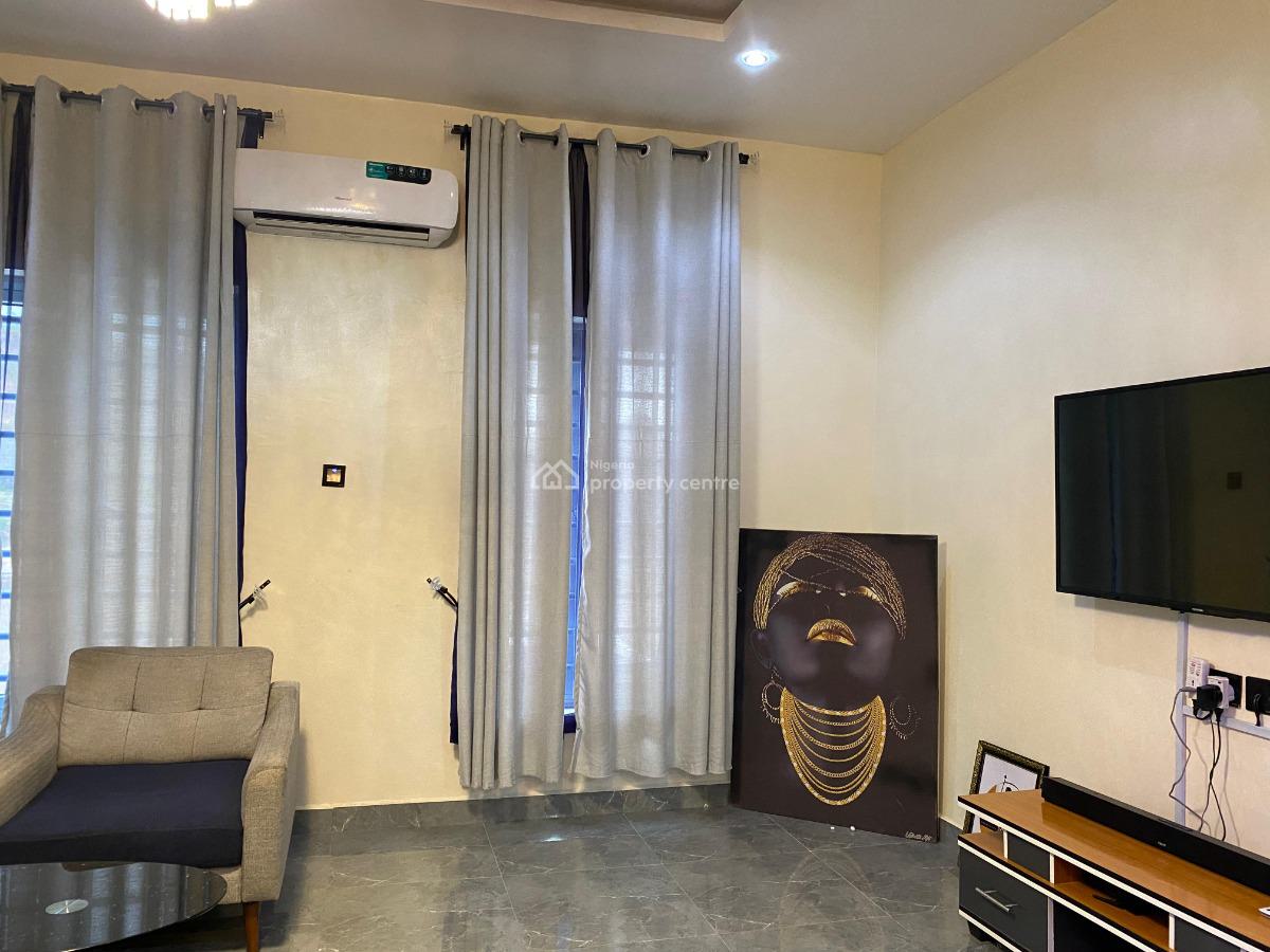 Well Located, Fully Furnished and Serviced Luxury Three (3) Bedroom, Lugbe District, Abuja, Flat / Apartment Short Let