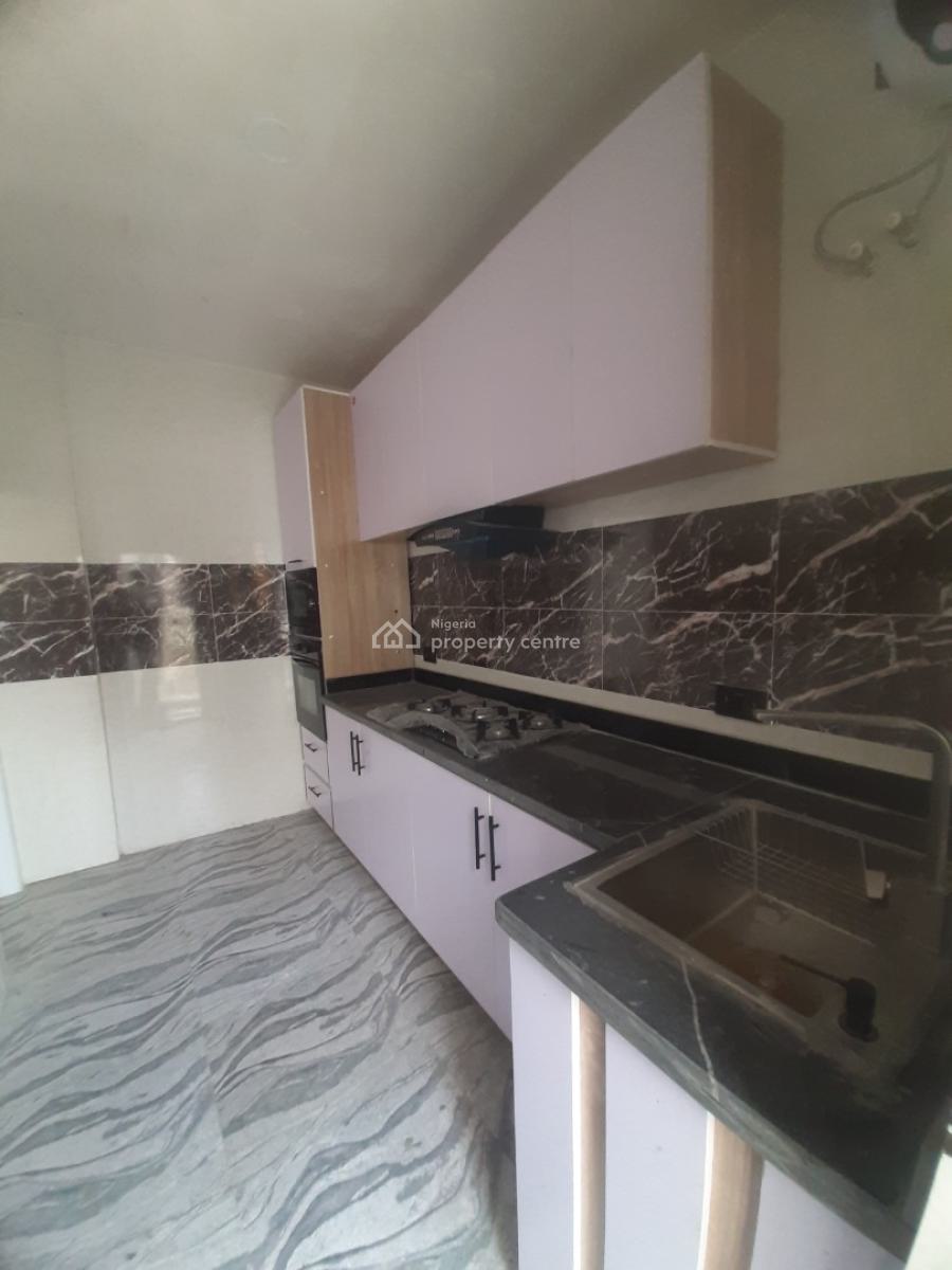New and Serviced 1 Bedroom En-suite Flat with an Enclosed Fitted Kitch, Before Chevron Drive 2nd Toll Gate, Ologolo, Lekki, Lagos, Flat / Apartment for Rent