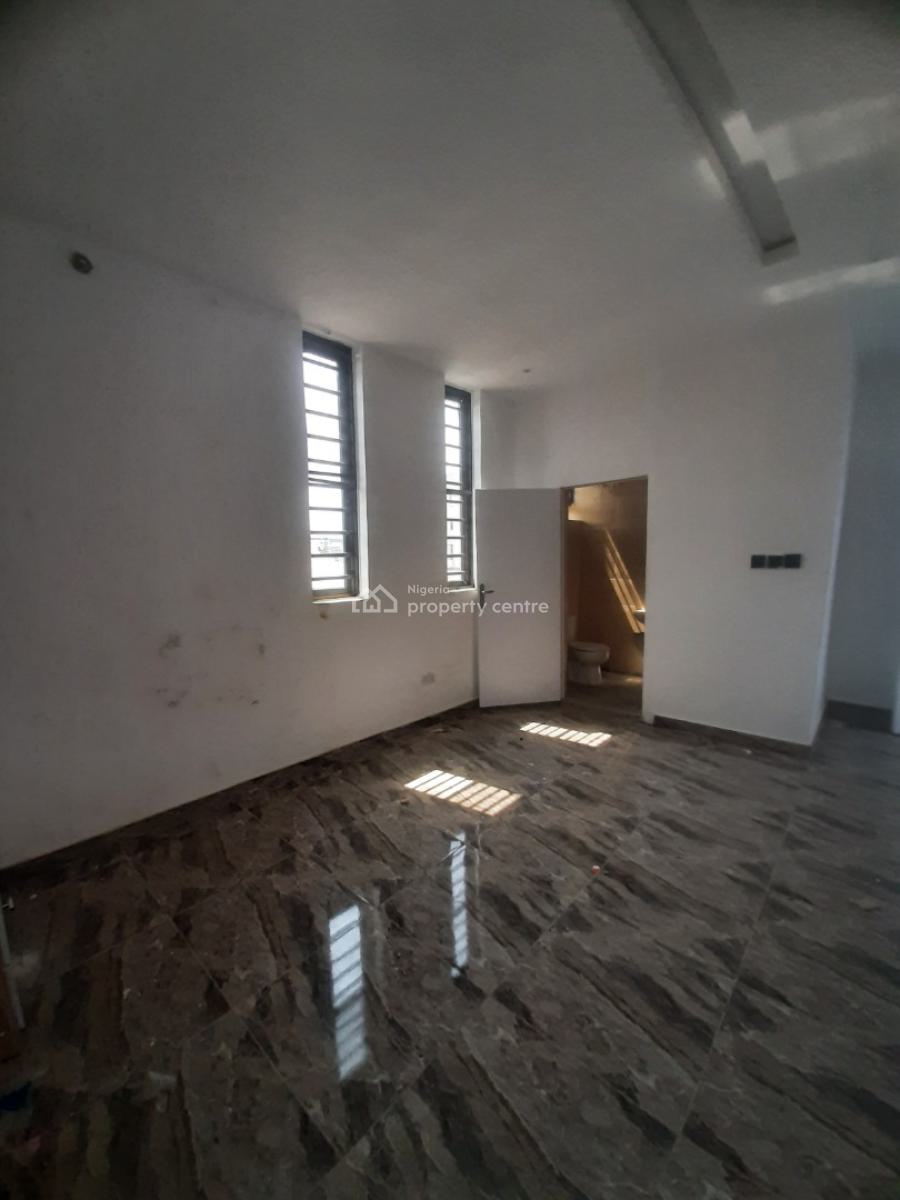 New and Serviced 1 Bedroom En-suite Flat with an Enclosed Fitted Kitch, Before Chevron Drive 2nd Toll Gate, Ologolo, Lekki, Lagos, Flat / Apartment for Rent