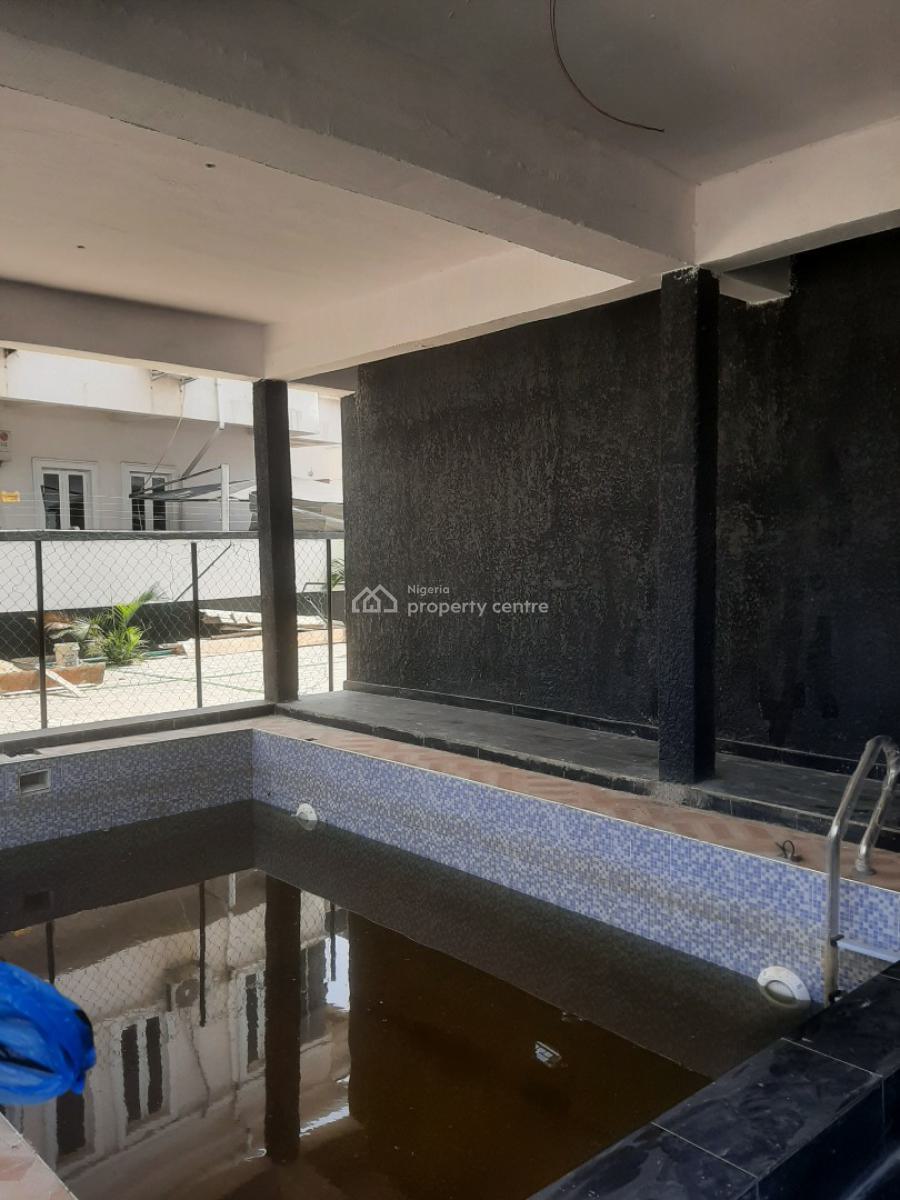 New and Serviced 1 Bedroom En-suite Flat with an Enclosed Fitted Kitch, Before Chevron Drive 2nd Toll Gate, Ologolo, Lekki, Lagos, Flat / Apartment for Rent