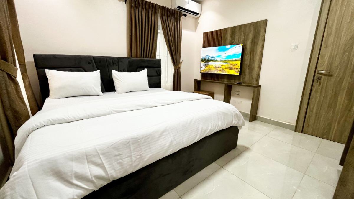 Cool Platinum Suites 3 Bedrooms Apartment, Mabel Amoni-okwuonu Street, Jahi, Abuja, Flat / Apartment Short Let