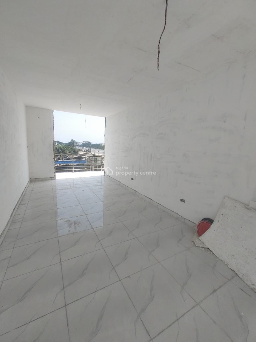 Spacious Shop Facing The Expressway, Abijo, Lekki, Lagos, Shop for Rent