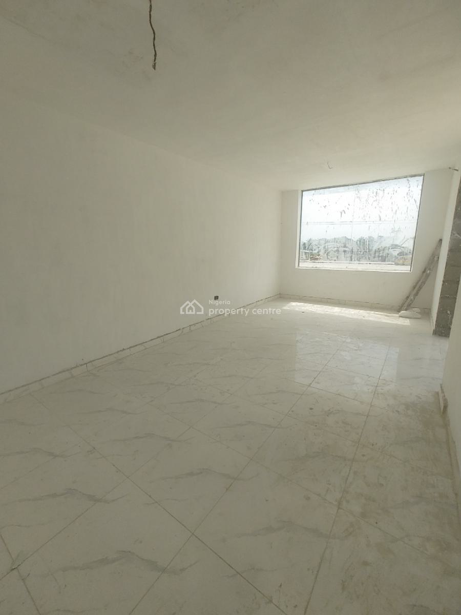 Spacious Shop Facing The Expressway, Abijo, Lekki, Lagos, Shop for Rent