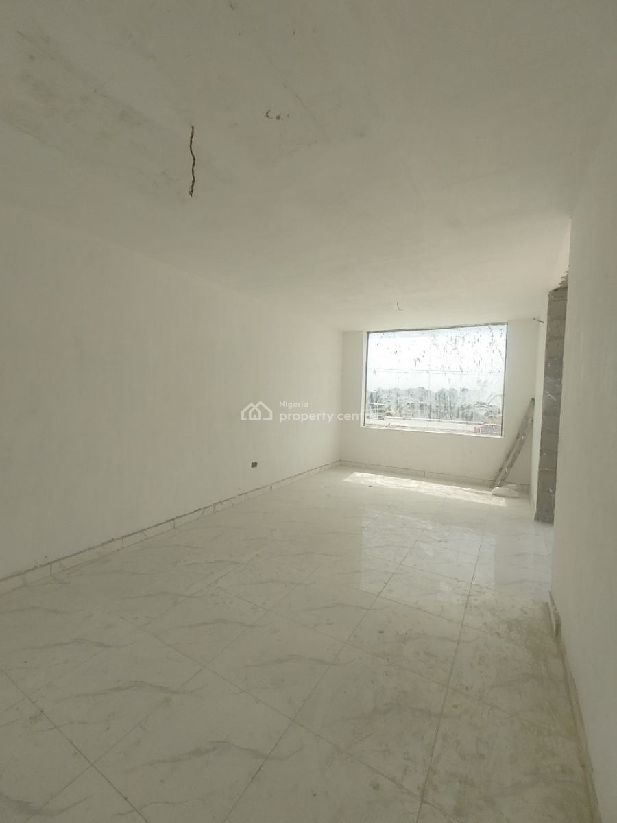 Spacious Shop Facing The Expressway, Abijo, Lekki, Lagos, Shop for Rent