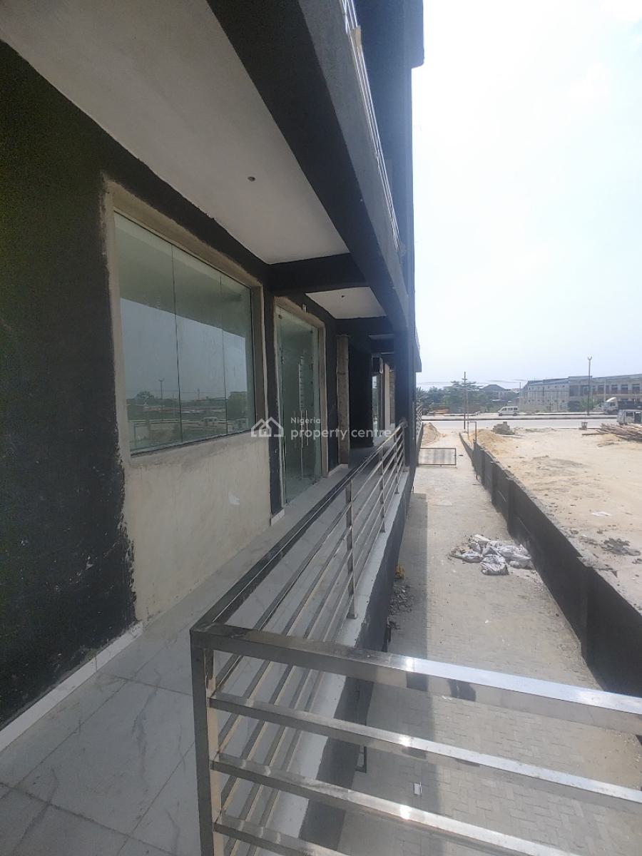 Spacious Shop Facing The Expressway, Abijo, Lekki, Lagos, Shop for Rent