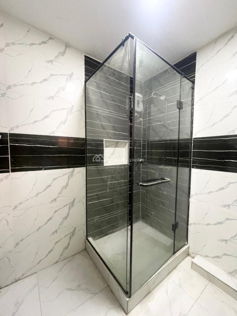 2 Bedroom Apartment with a Bq, Lekki Phase 1, Lekki, Lagos, Flat / Apartment for Rent