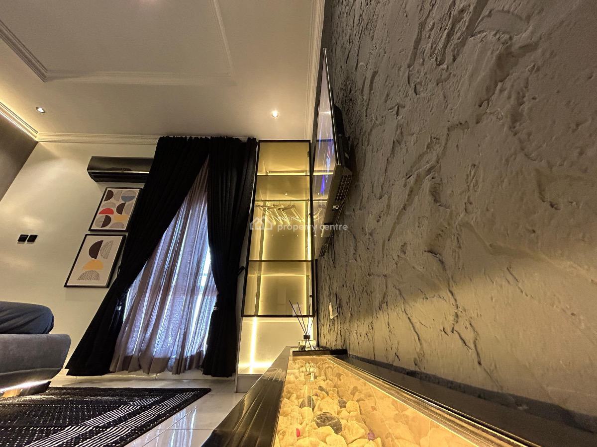 Beautiful One Bedroom Apartment with Pool and Gym, Lekki Phase 1, Lekki, Lagos, Mini Flat (room and Parlour) Short Let