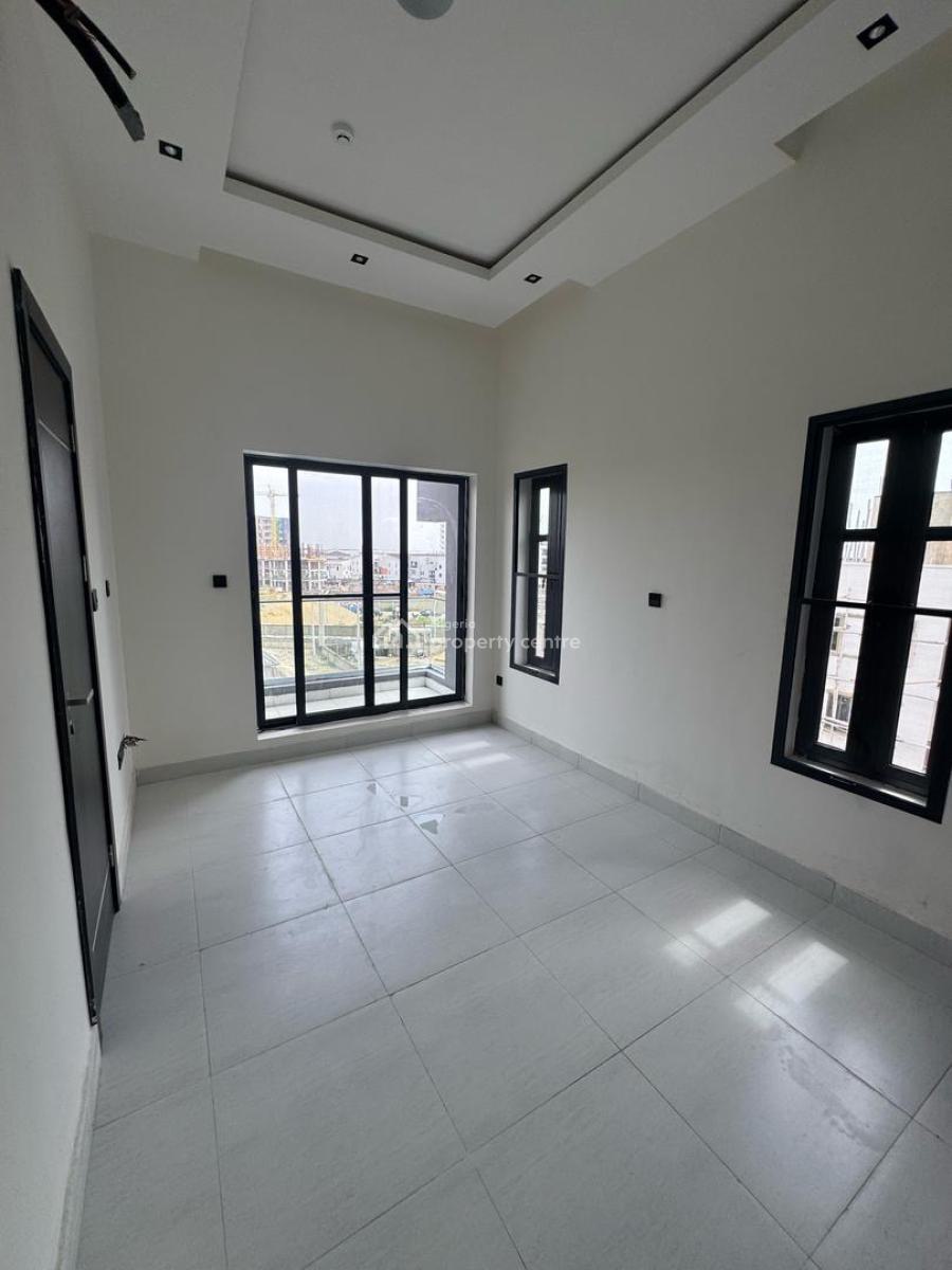 Spacious 2 Bedroom Apartment, Lekki Phase 1, Lekki, Lagos, Flat / Apartment for Rent