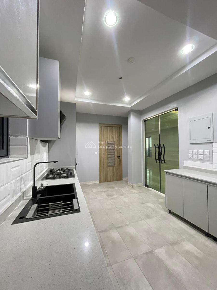 ️uniquely Built 3 Bedroom Apartment with Elevator, Gym and Swimming Pool, Lekki Phase 1, Lekki, Lagos, Block of Flats for Sale