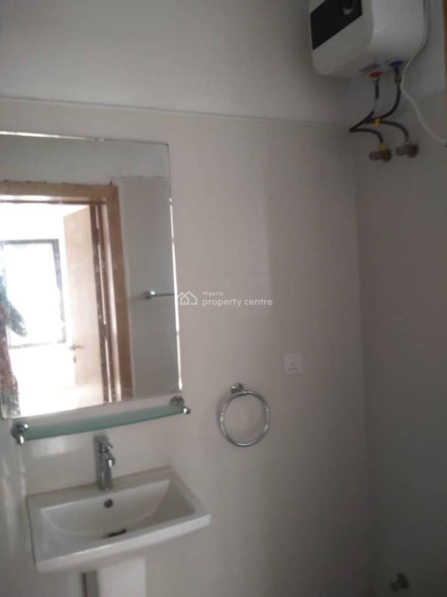 Well Maintained and Ensuite 3 Bedrooms Flat + Bq. It on The 3rd Floor., Oniru, Victoria Island (vi), Lagos, House for Rent