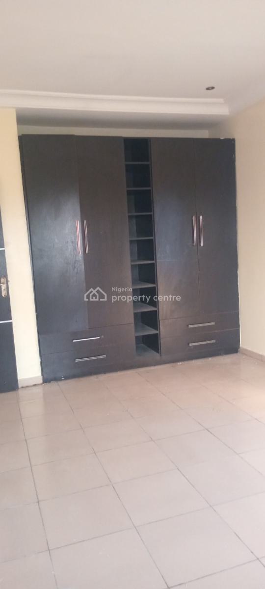 Flat, Off Mobil Road, Ilaje, Ajah, Lagos, Flat / Apartment for Rent