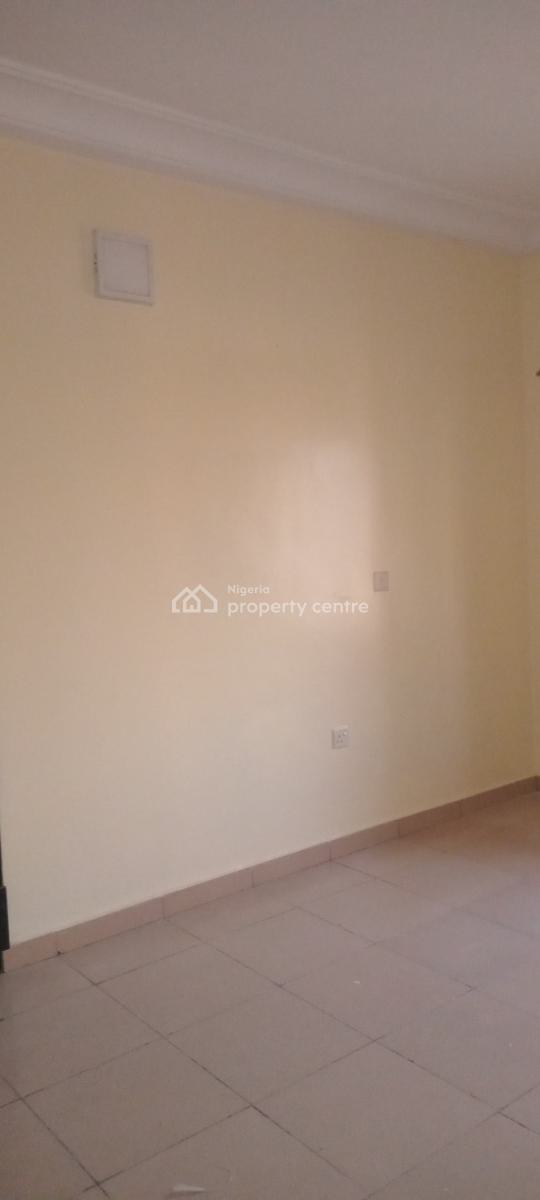 Flat, Off Mobil Road, Ilaje, Ajah, Lagos, Flat / Apartment for Rent