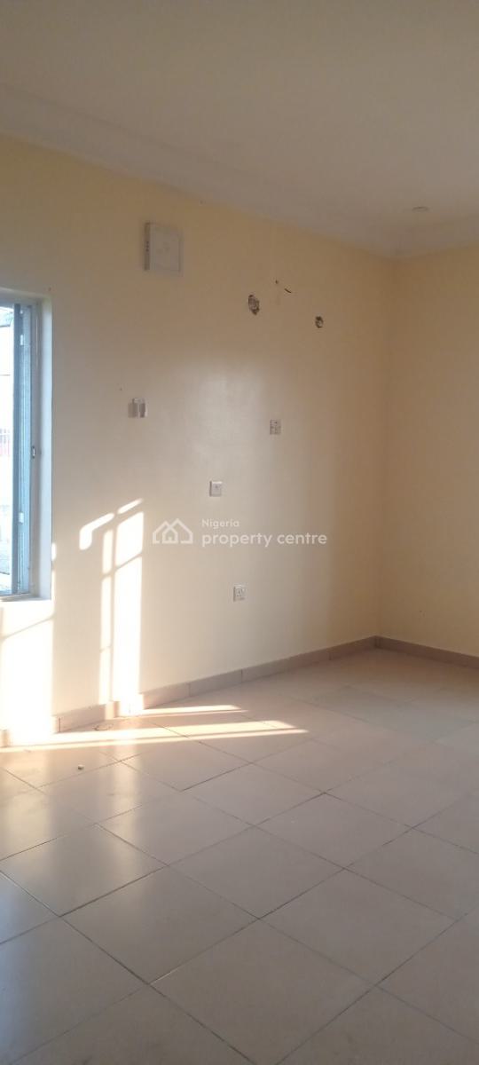 Flat, Off Mobil Road, Ilaje, Ajah, Lagos, Flat / Apartment for Rent