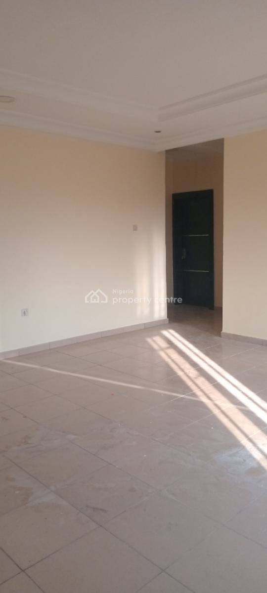Flat, Off Mobil Road, Ilaje, Ajah, Lagos, Flat / Apartment for Rent