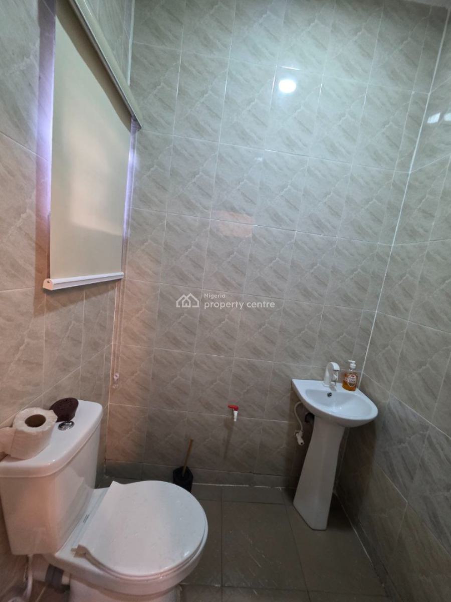 Alpha Apartment, 44 Olonode Street, Alagomeji, Yaba, Lagos, Mini Flat (room and Parlour) Short Let