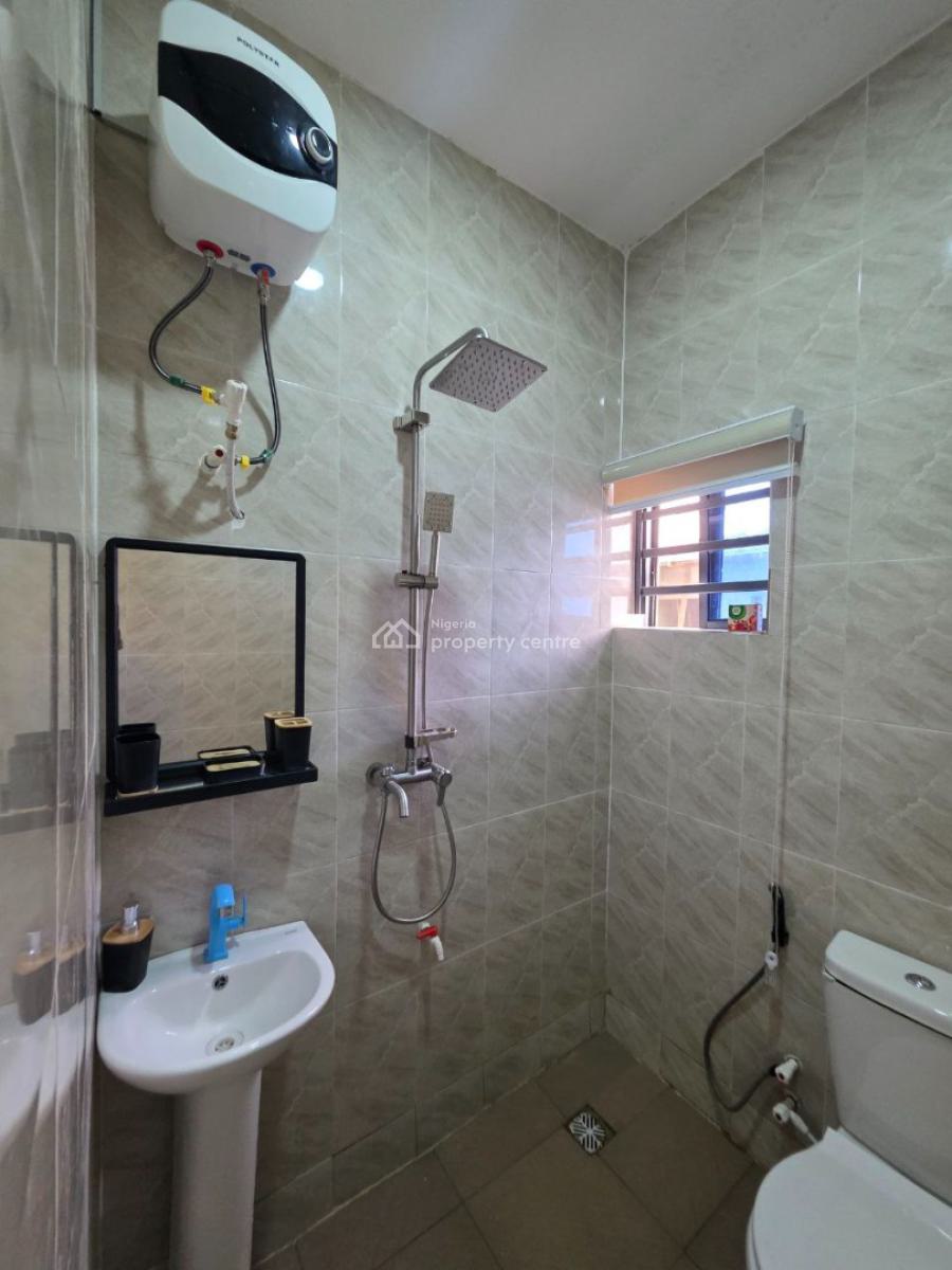 Alpha Apartment, 44 Olonode Street, Alagomeji, Yaba, Lagos, Mini Flat (room and Parlour) Short Let