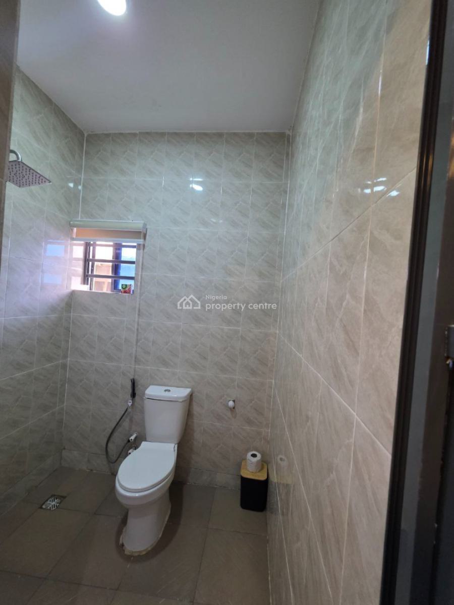 Alpha Apartment, 44 Olonode Street, Alagomeji, Yaba, Lagos, Mini Flat (room and Parlour) Short Let