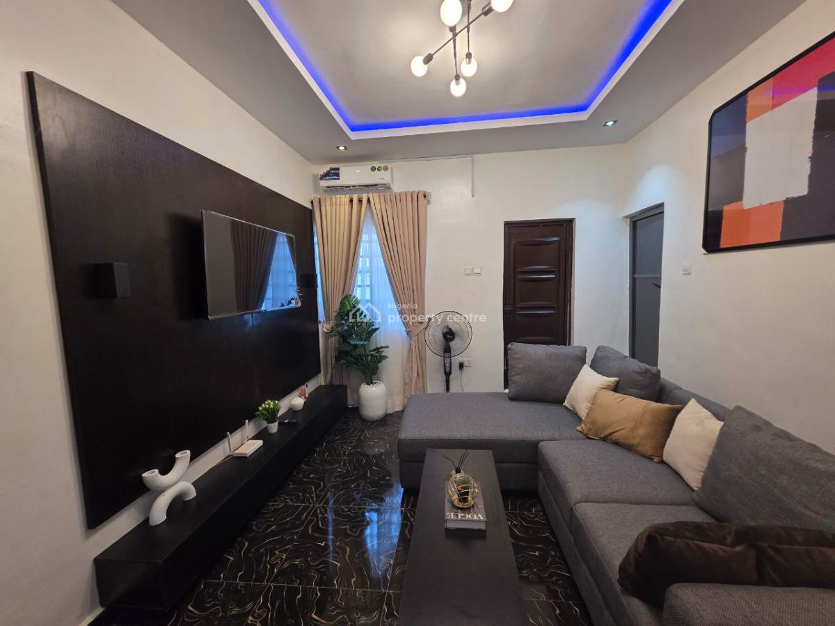 Alpha Apartment, 44 Olonode Street, Alagomeji, Yaba, Lagos, Mini Flat (room and Parlour) Short Let