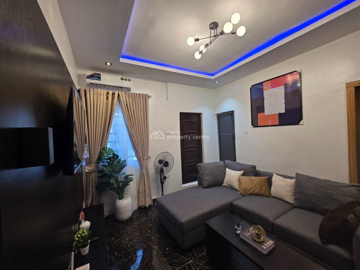 Alpha Apartment, 44 Olonode Street, Alagomeji, Yaba, Lagos, Mini Flat (room and Parlour) Short Let